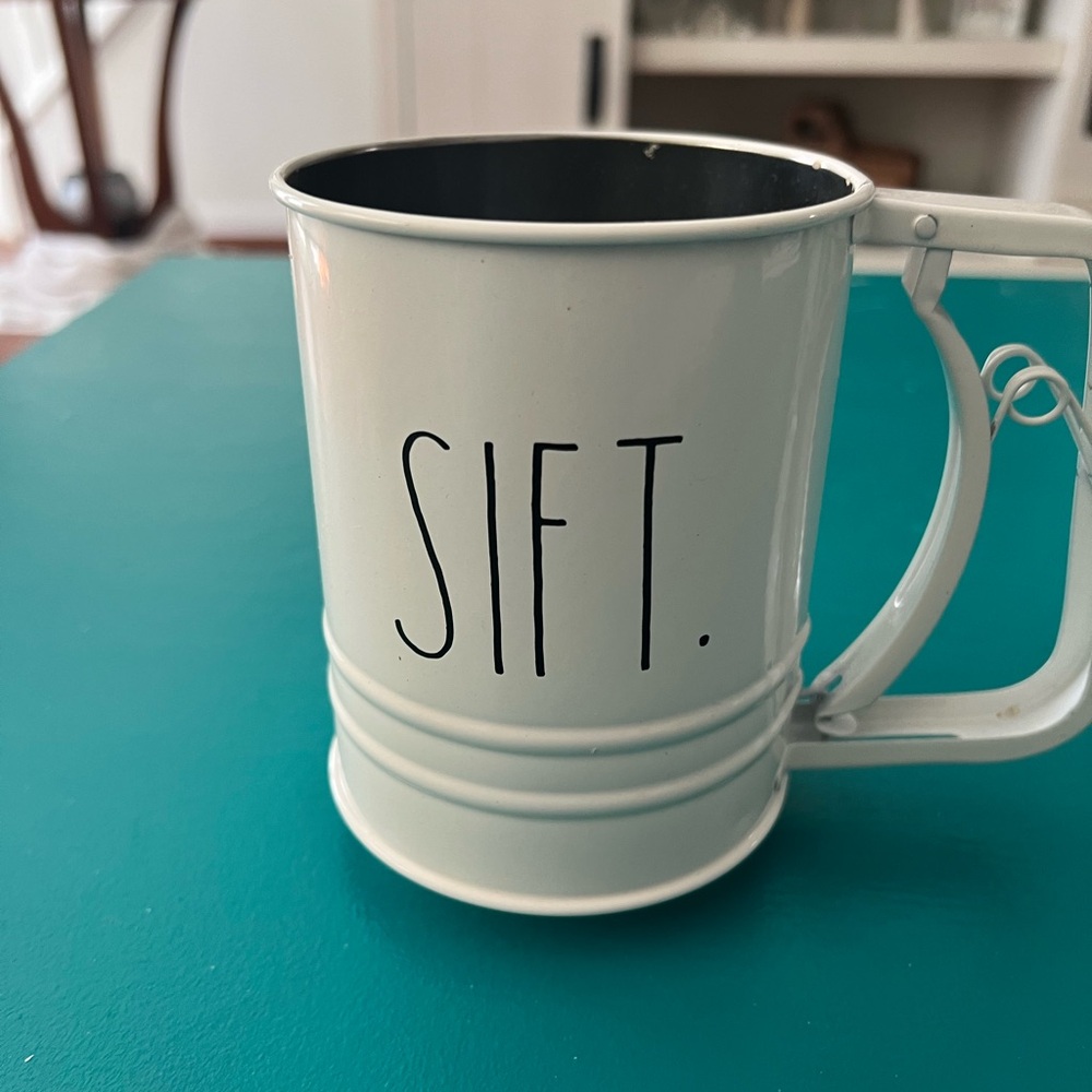 Rae Dunn Sift, flour sifter